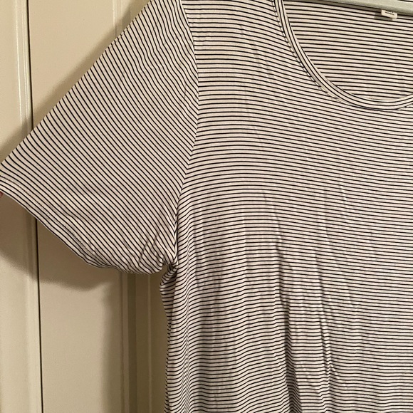 Old Navy Black and White Striped Luxe Tee - Picture 2 of 3